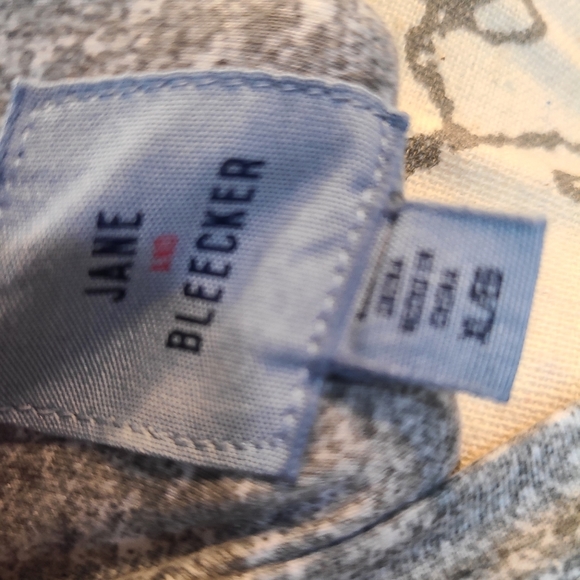 ♡3/$30♡ Jane and Bleeker Heather Gray T Shirt -XL - Picture 3 of 4